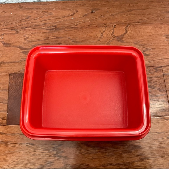 Tupperware Lunchbox Red Rectangle - Picture 2 of 5